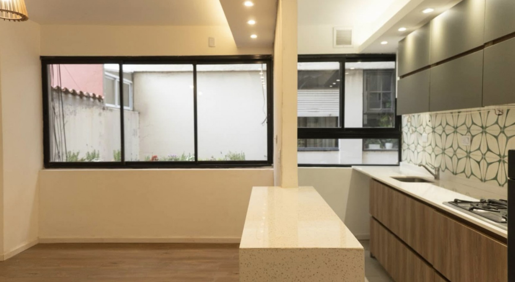 PERON 3500, VENTA DEPARTAMENTO DE DOS AMBIENTES  