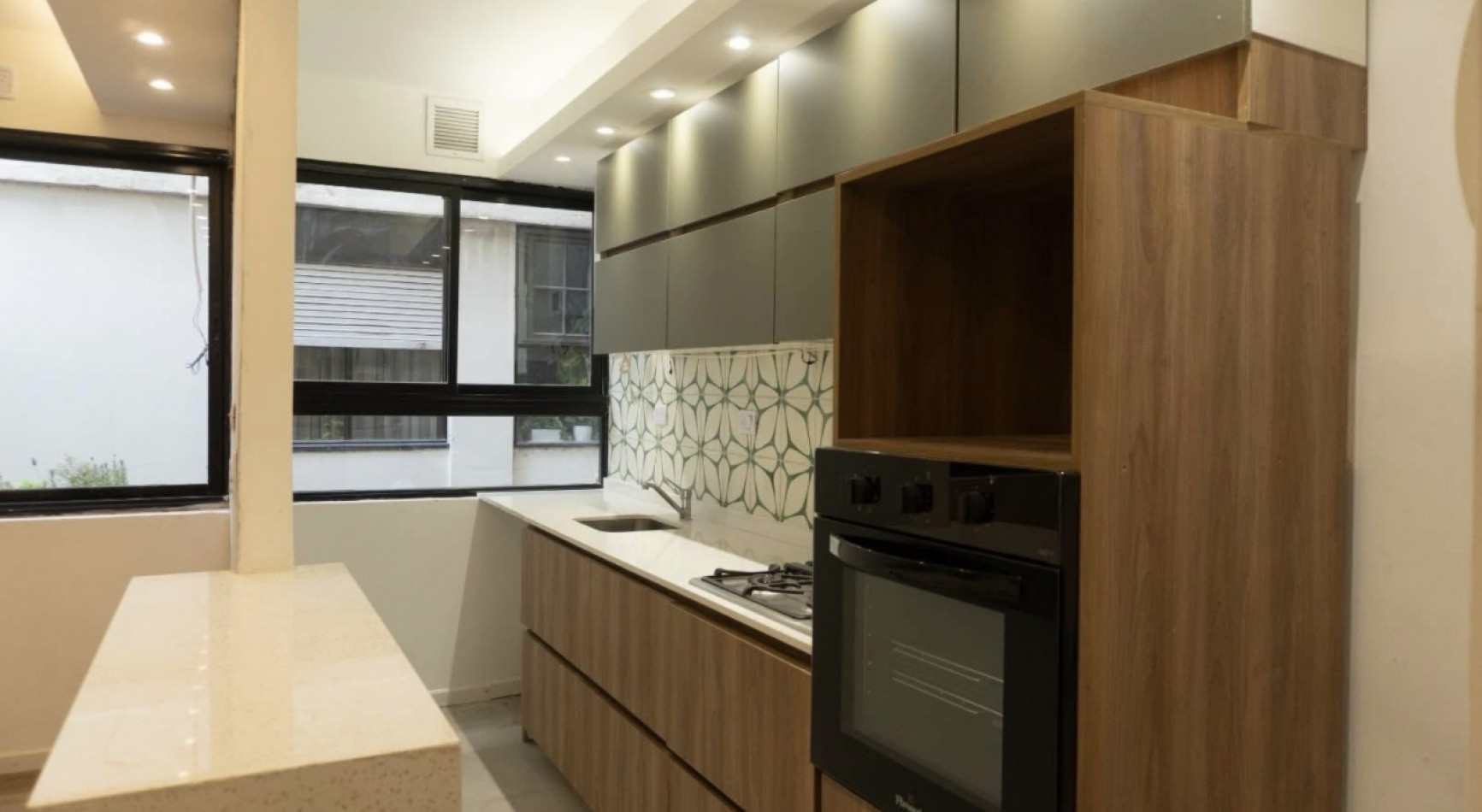 PERON 3500, VENTA DEPARTAMENTO DE DOS AMBIENTES  