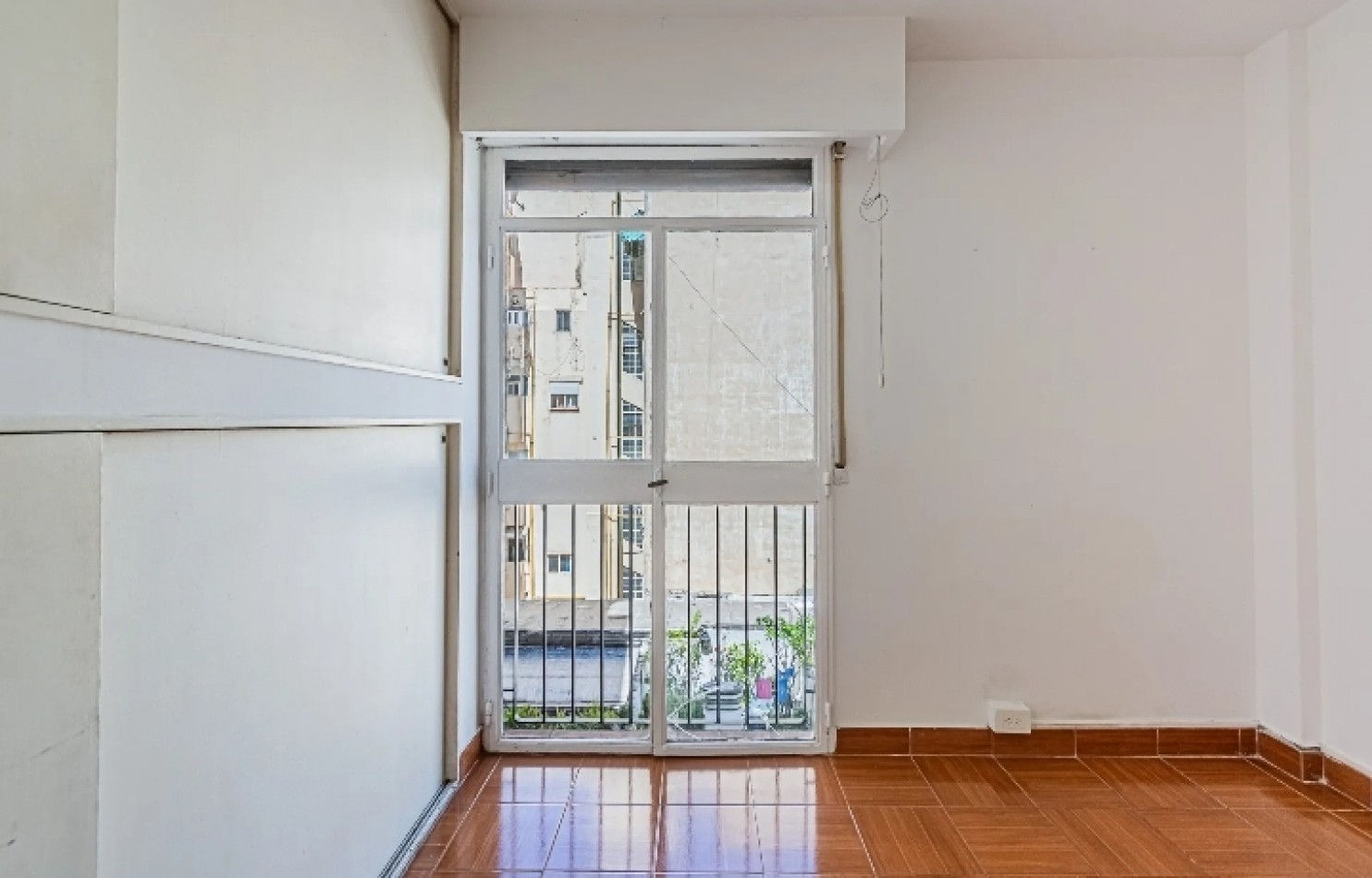 SARMIENTO 2300, VENTA IMPECABLE Depto 3 AMB c/BALCON Super Completo Mtrs Av Callao