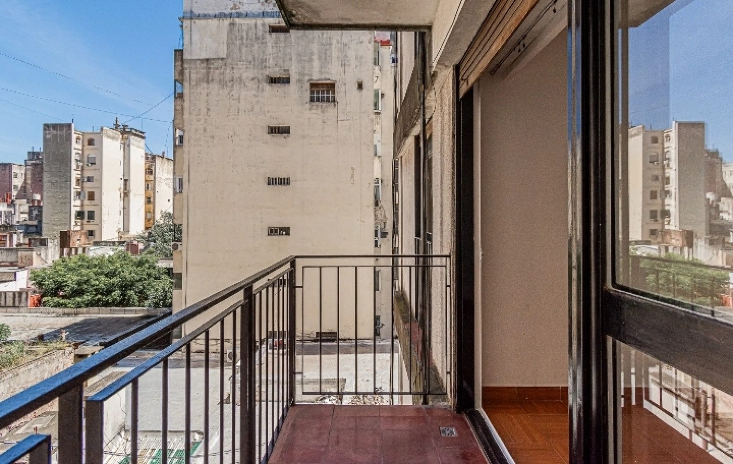 SARMIENTO 2300, VENTA IMPECABLE Depto 3 AMB c/BALCON Super Completo Mtrs Av Callao