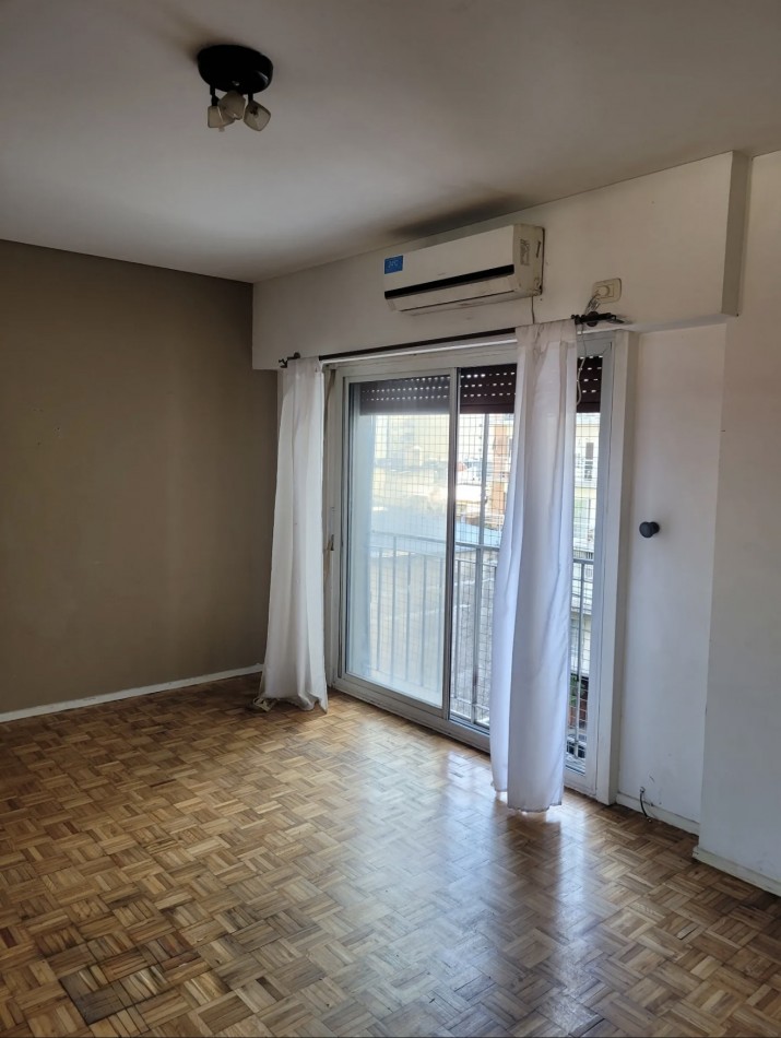 QUIRNO 100, VENTA DEPARTAMENTO DE TRES AMBIENTES