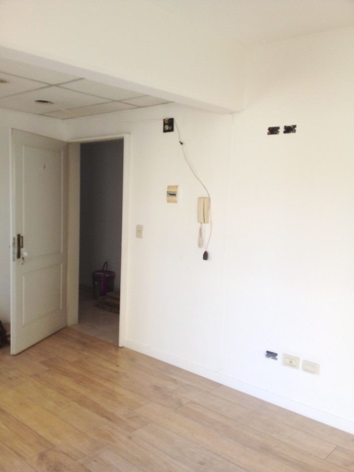 PERON 4100, Venta Gran depto 1 AMB DIVIIDO en 2 AMB BALCON + BALCON FRANCES + VENTANAL 