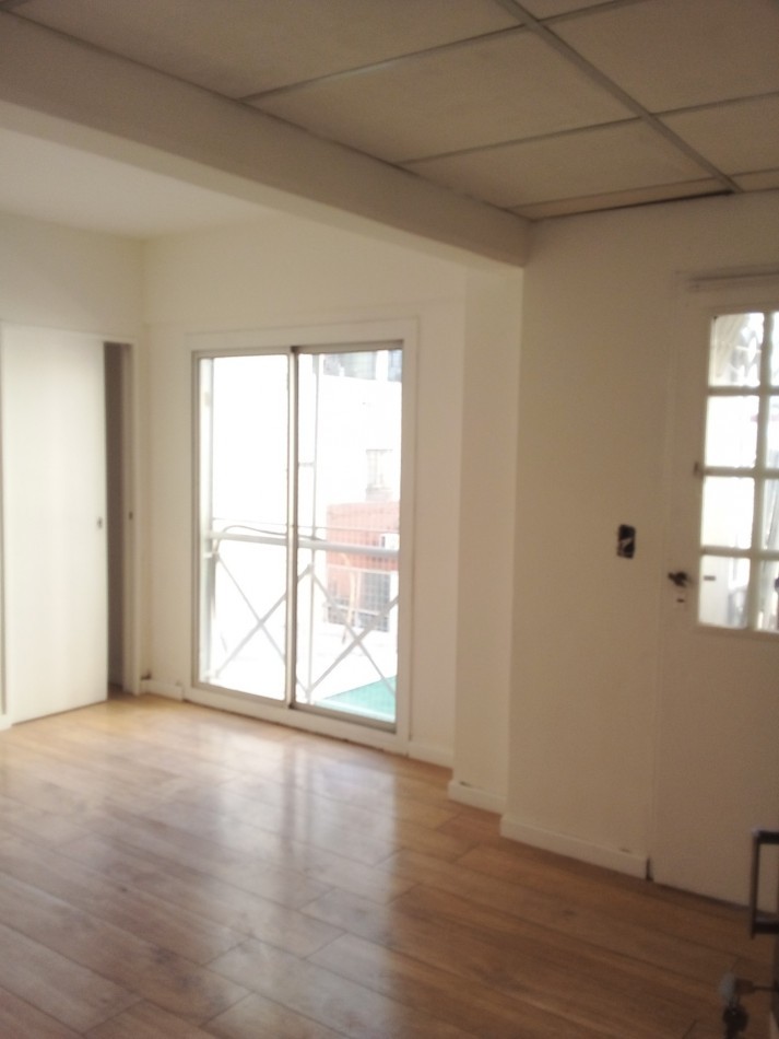 PERON 4100, Venta Gran depto 1 AMB DIVIIDO en 2 AMB BALCON + BALCON FRANCES + VENTANAL 