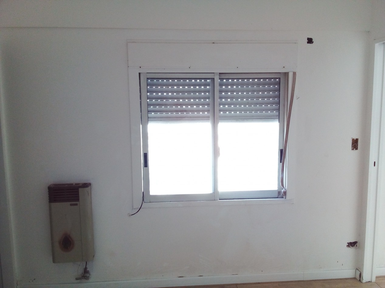 PERON 4100, Venta Gran depto 1 AMB DIVIIDO en 2 AMB BALCON + BALCON FRANCES + VENTANAL 