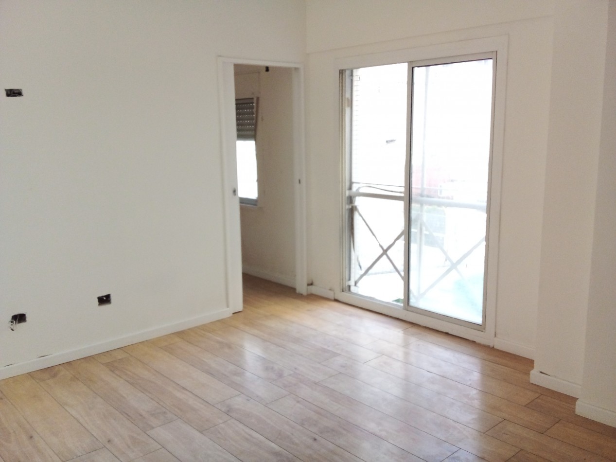 PERON 4100, Venta Gran depto 1 AMB DIVIIDO en 2 AMB BALCON + BALCON FRANCES + VENTANAL 