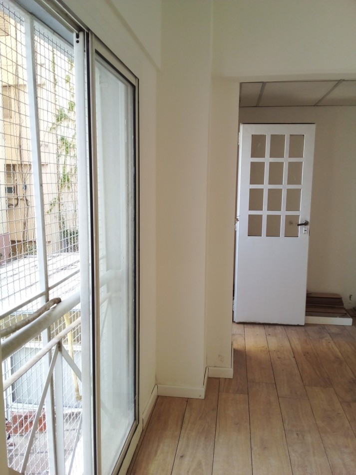 PERON 4100, Venta Gran depto 1 AMB DIVIIDO en 2 AMB BALCON + BALCON FRANCES + VENTANAL 