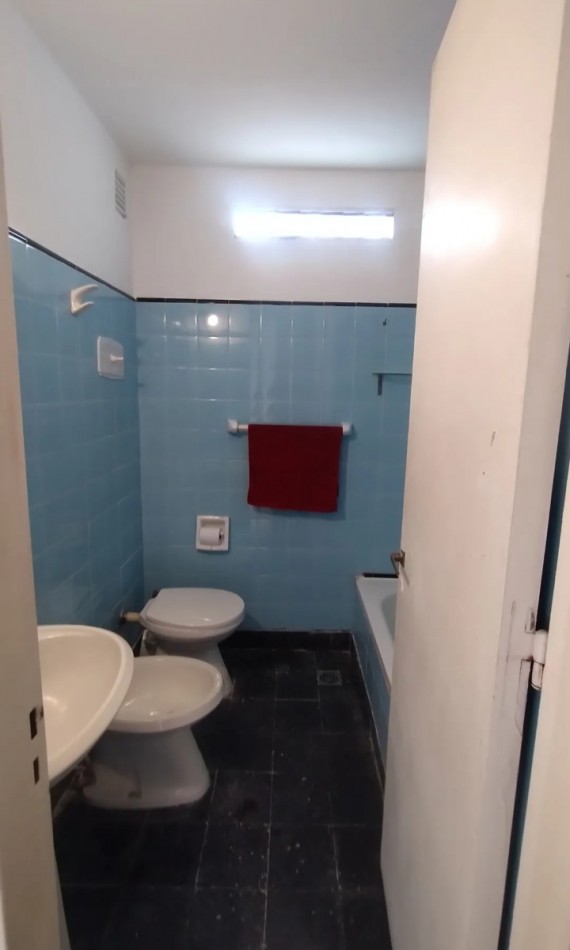 Av EVA PERON 1500, Venta Excelente Depto 2 AMB al Fte Mismo del PARQUE, Todo Luz Sol y Vista IMPEC ESTADO y UBICACION 