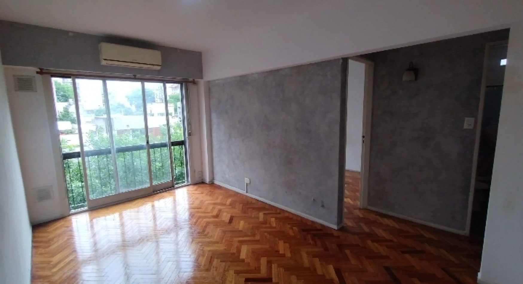 Av EVA PERON 1500, Venta Excelente Depto 2 AMB al Fte Mismo del PARQUE, Todo Luz Sol y Vista IMPEC ESTADO y UBICACION 