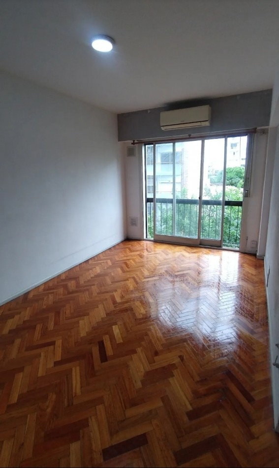 Av EVA PERON 1500, Venta Excelente Depto 2 AMB al Fte Mismo del PARQUE, Todo Luz Sol y Vista IMPEC ESTADO y UBICACION 