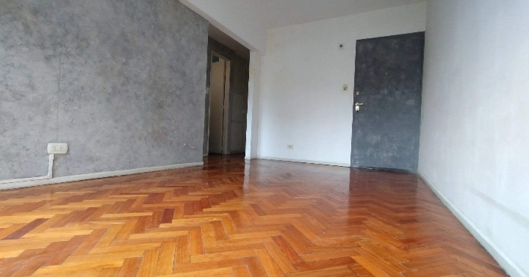 Av EVA PERON 1500, Venta Excelente Depto 2 AMB al Fte Mismo del PARQUE, Todo Luz Sol y Vista IMPEC ESTADO y UBICACION 