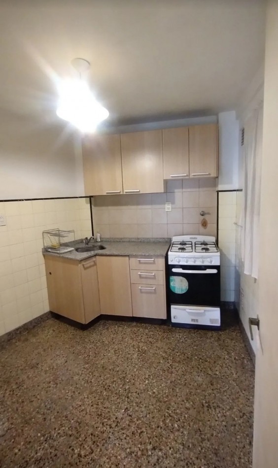 Av EVA PERON 1500, Venta Excelente Depto 2 AMB al Fte Mismo del PARQUE, Todo Luz Sol y Vista IMPEC ESTADO y UBICACION 