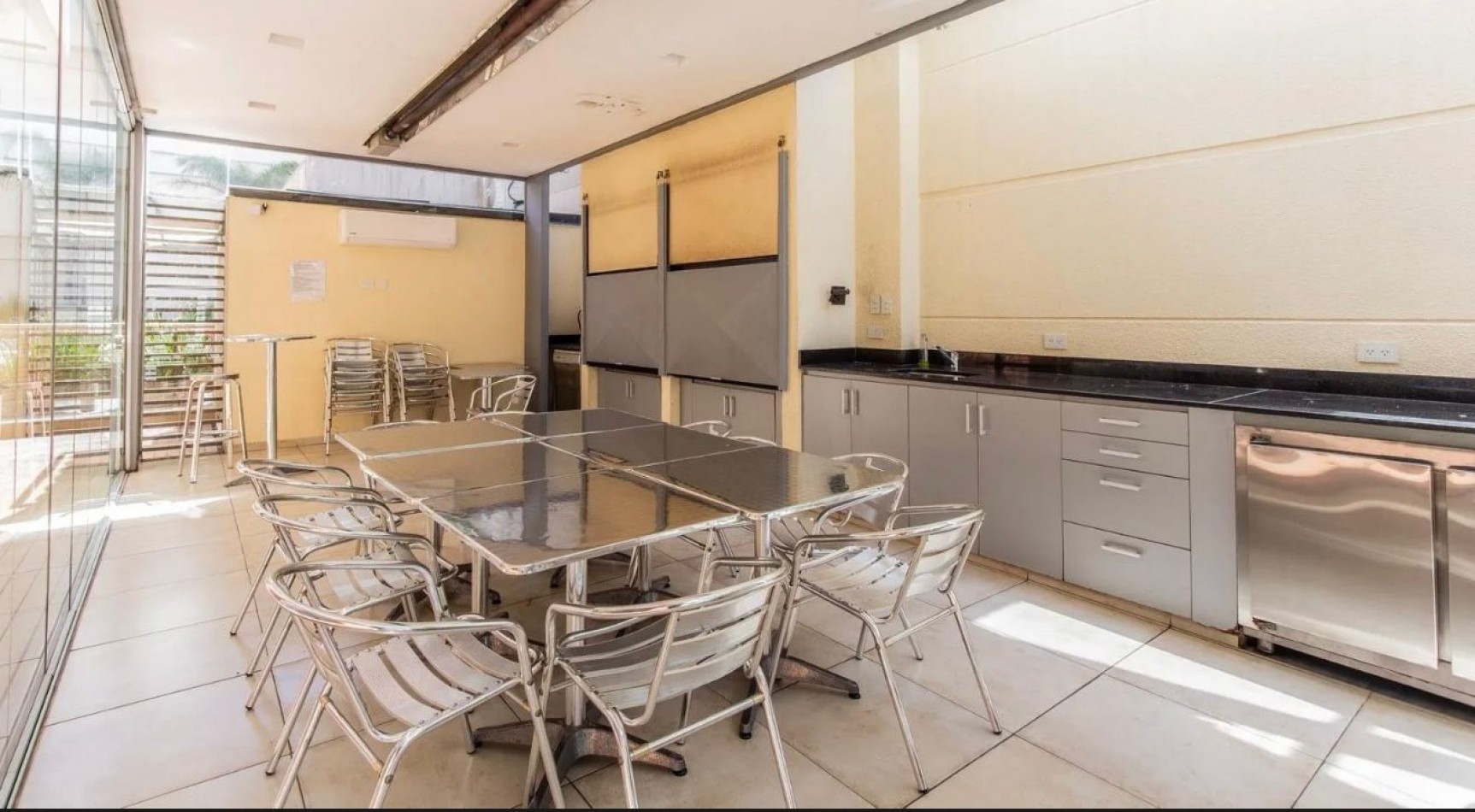 HUMBOLDT 1900, VENTA DEPARTAMENTO DE CUATRO AMBIENTES CON COCHERA