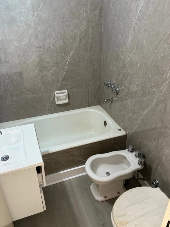 VALENTIN GOMEZ 3200, VENTA DEPARTAMENTO DE DOS AMBIENTES