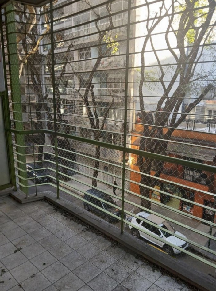 MARIO BRAVO 1100, VENTA DEPARTAMENTO DE DOS AMBIENTES CON COCHERA