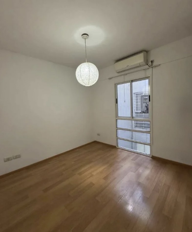 MARIO BRAVO 1100, VENTA DEPARTAMENTO DE DOS AMBIENTES CON COCHERA