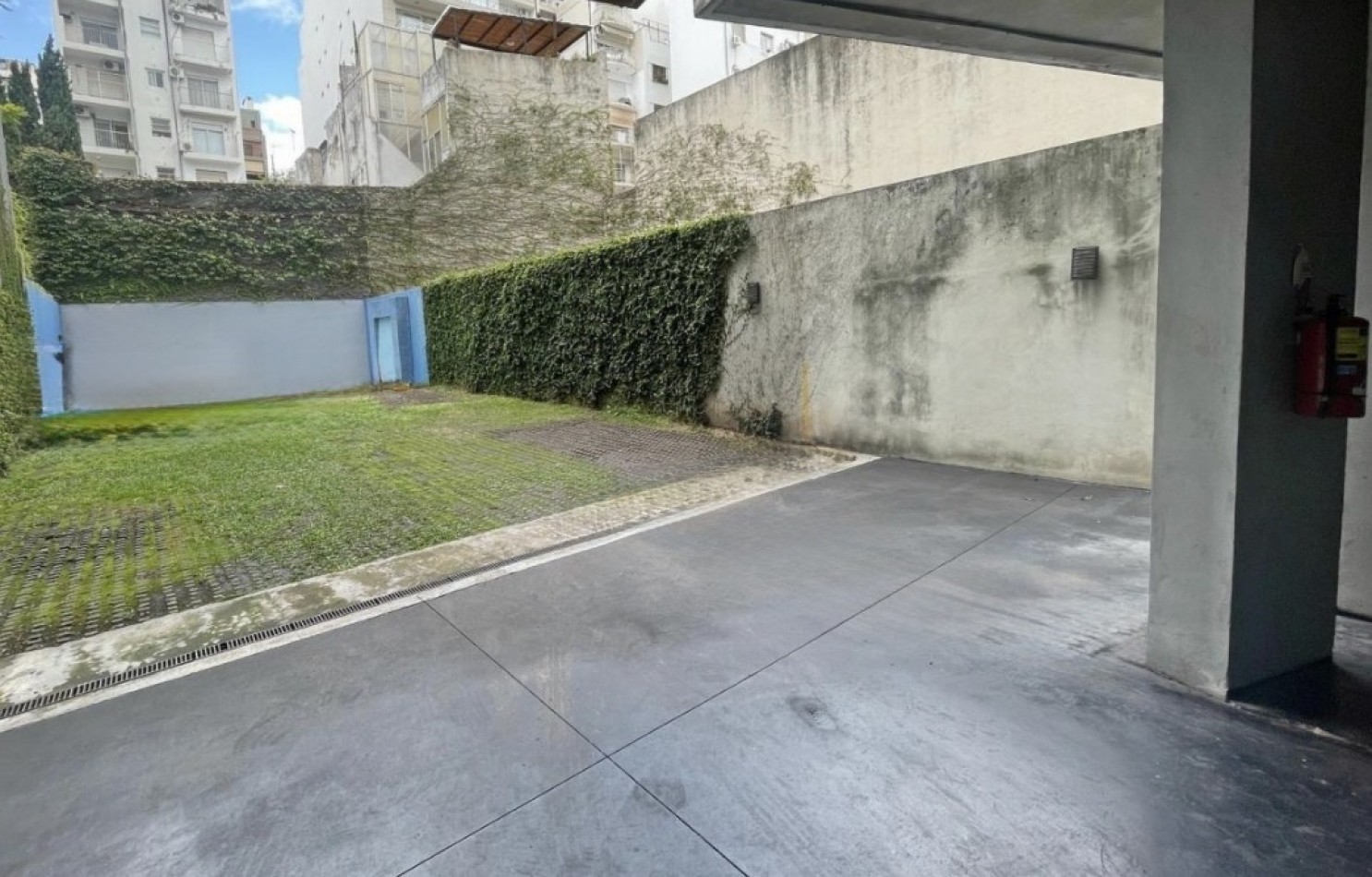 MARIO BRAVO 1100, VENTA DEPARTAMENTO DE DOS AMBIENTES CON COCHERA