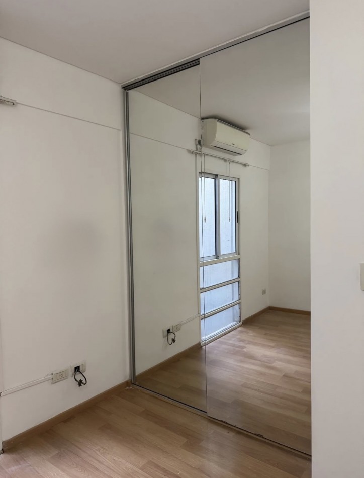 MARIO BRAVO 1100, VENTA DEPARTAMENTO DE DOS AMBIENTES CON COCHERA