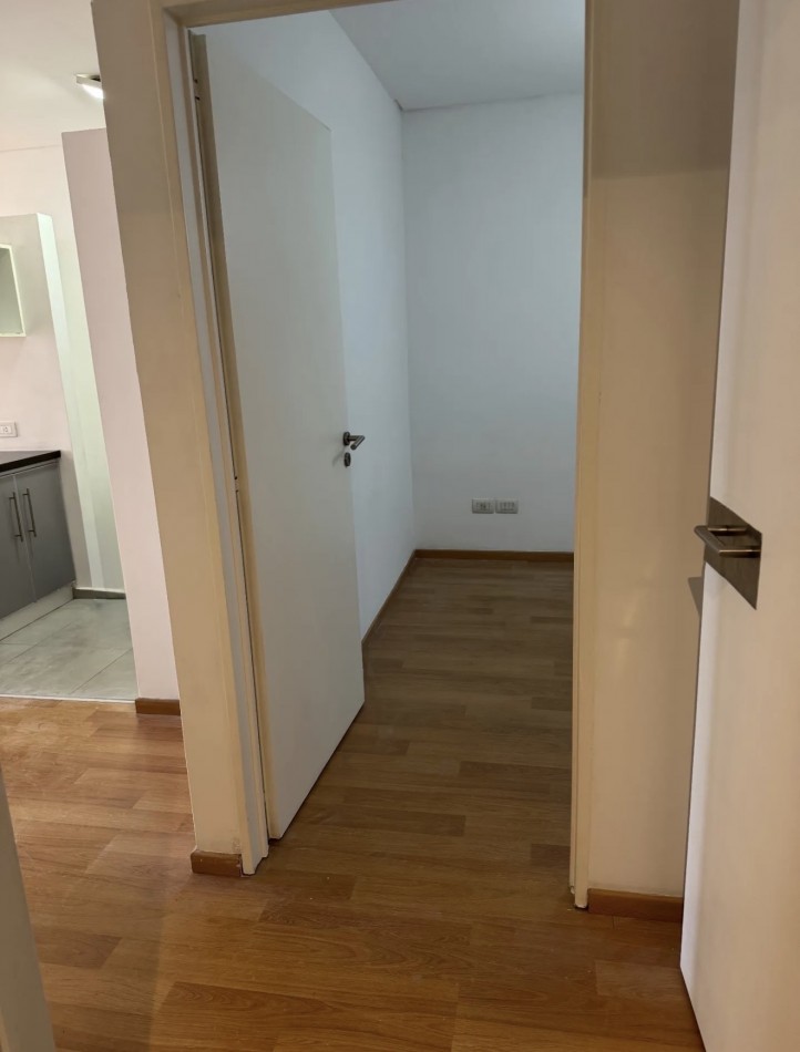 MARIO BRAVO 1100, VENTA DEPARTAMENTO DE DOS AMBIENTES CON COCHERA