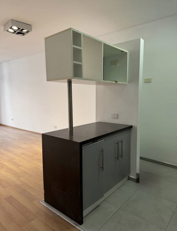 MARIO BRAVO 1100, VENTA DEPARTAMENTO DE DOS AMBIENTES CON COCHERA