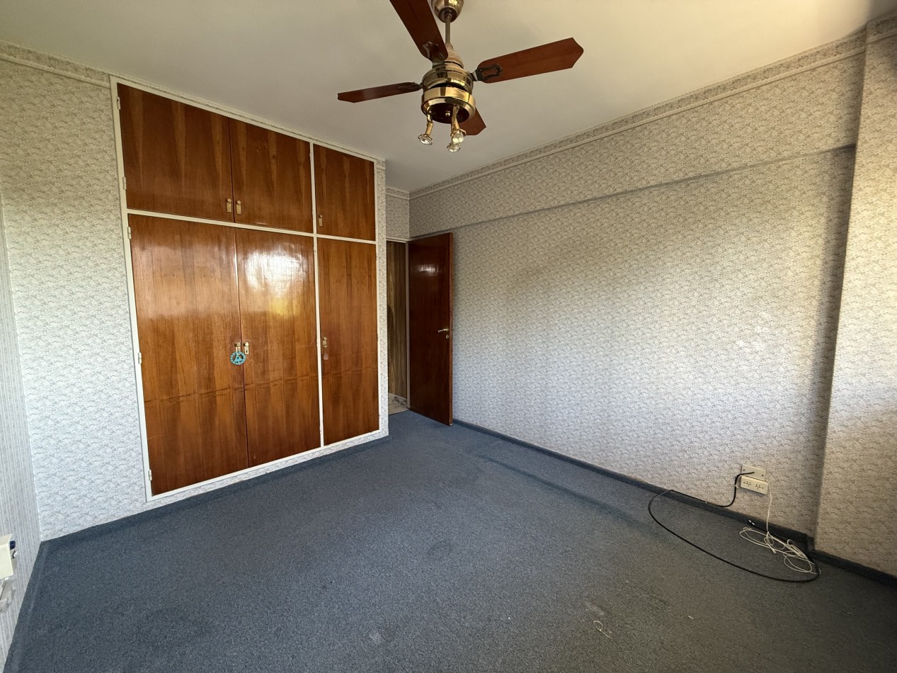 MELINCUE 3300, VENTA DEPARTAMENTO DE TRES AMBIENTES CON DEPENDENCIA DE SERVICIO