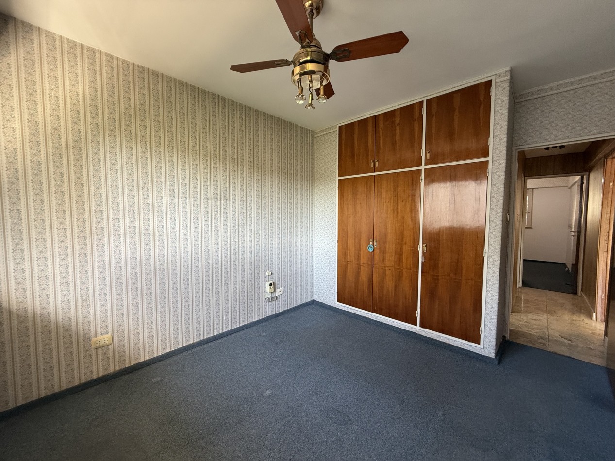 MELINCUE 3300, VENTA DEPARTAMENTO DE TRES AMBIENTES CON DEPENDENCIA DE SERVICIO