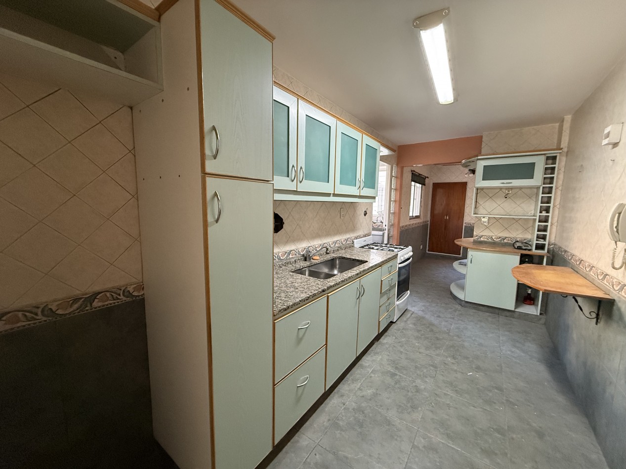 MELINCUE 3300, VENTA DEPARTAMENTO DE TRES AMBIENTES CON DEPENDENCIA DE SERVICIO