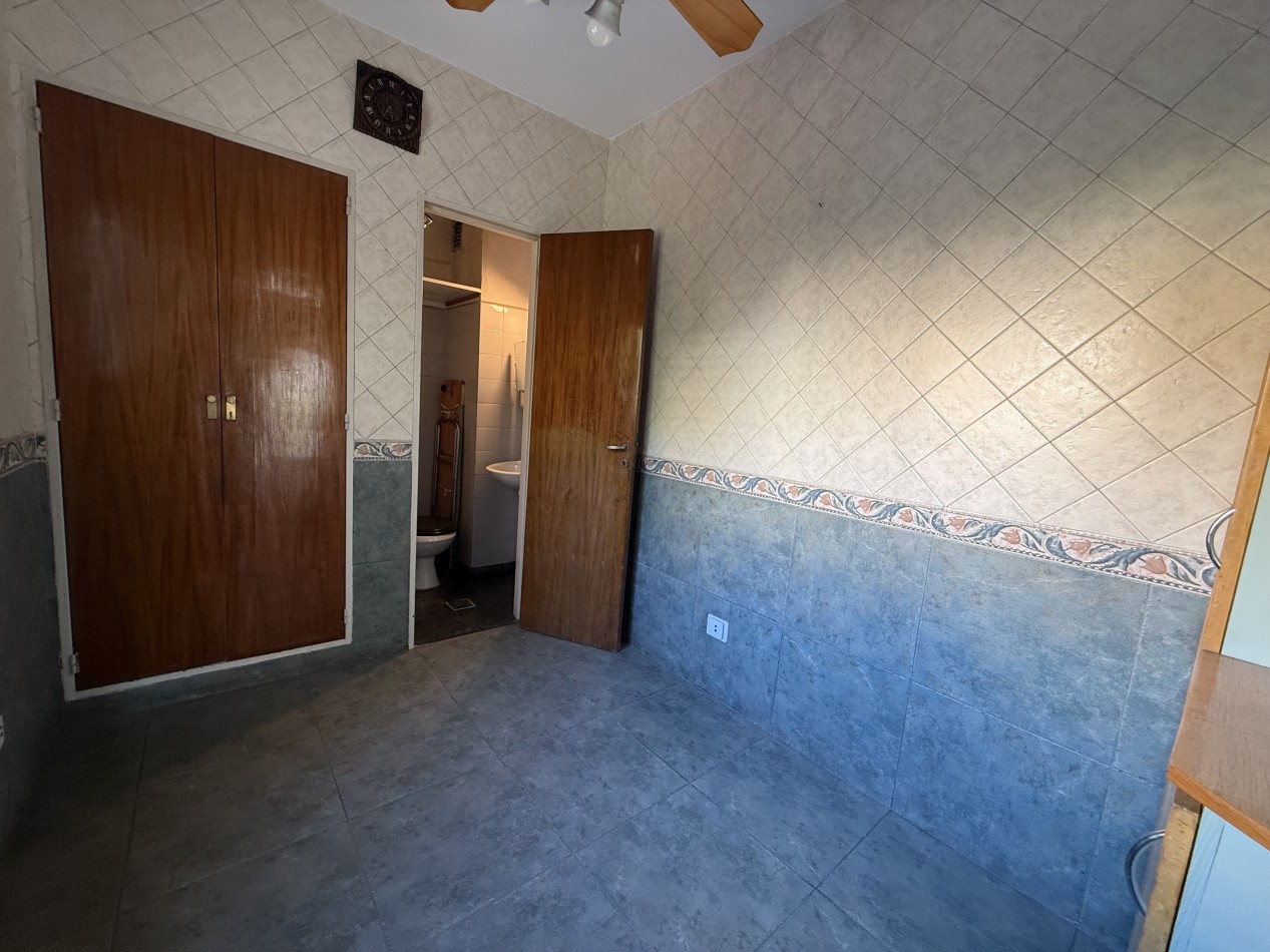 MELINCUE 3300, VENTA DEPARTAMENTO DE TRES AMBIENTES CON DEPENDENCIA DE SERVICIO