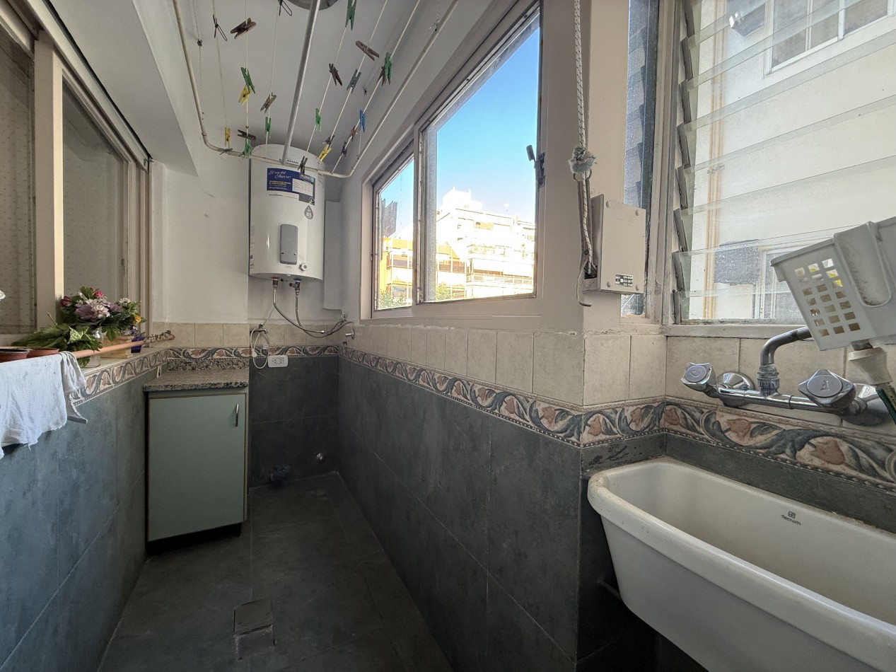 MELINCUE 3300, VENTA DEPARTAMENTO DE TRES AMBIENTES CON DEPENDENCIA DE SERVICIO