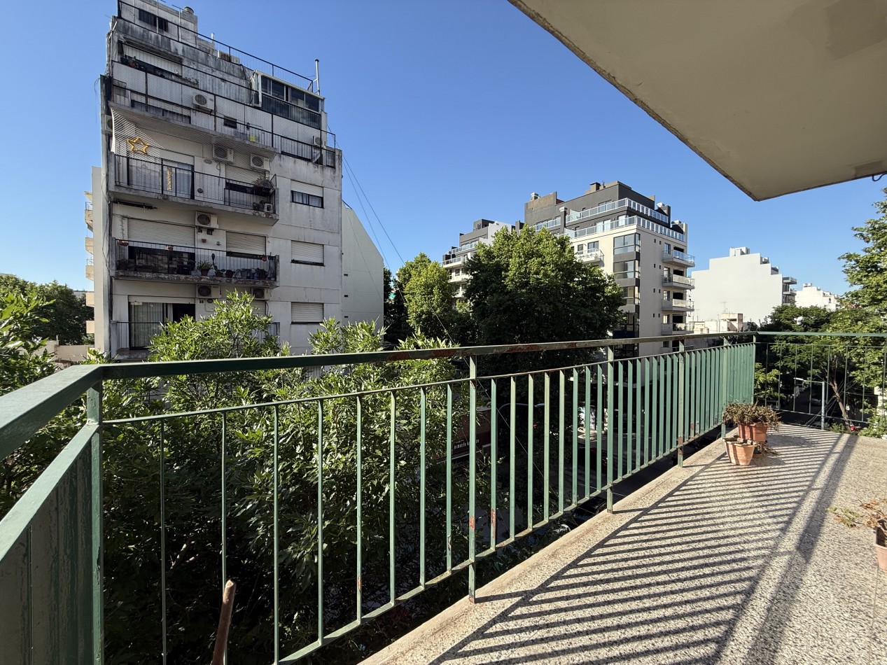 MELINCUE 3300, VENTA DEPARTAMENTO DE TRES AMBIENTES CON DEPENDENCIA DE SERVICIO