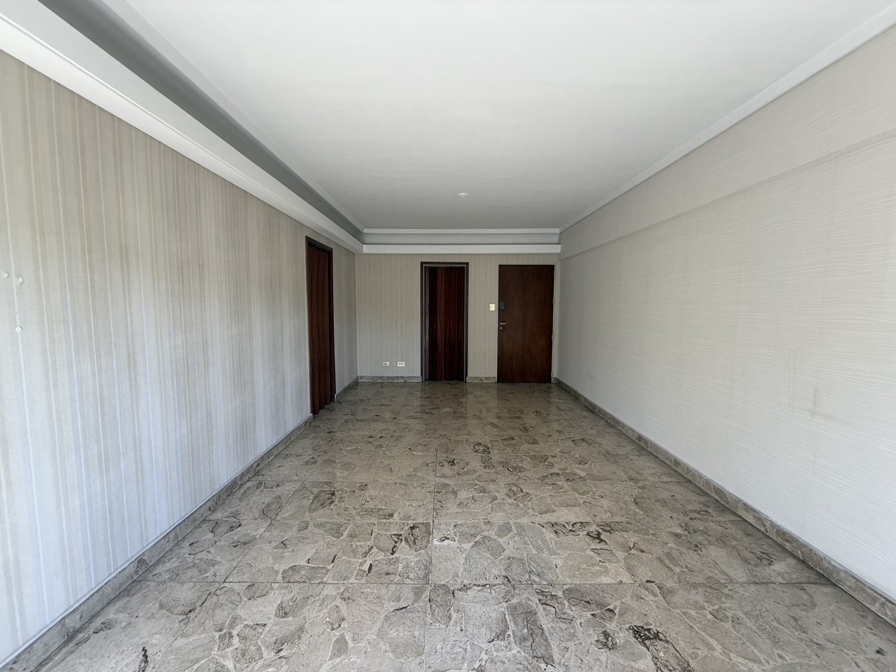 MELINCUE 3300, VENTA DEPARTAMENTO DE TRES AMBIENTES CON DEPENDENCIA DE SERVICIO