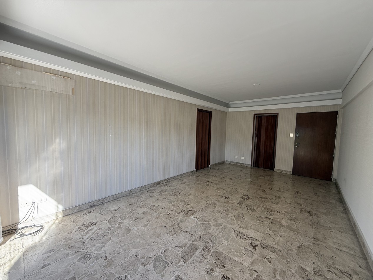 MELINCUE 3300, VENTA DEPARTAMENTO DE TRES AMBIENTES CON DEPENDENCIA DE SERVICIO