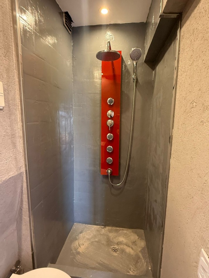 JUNIN 700, VENTA MONOAMBIENTE AL FRENTE CON BALCON TERRAZA