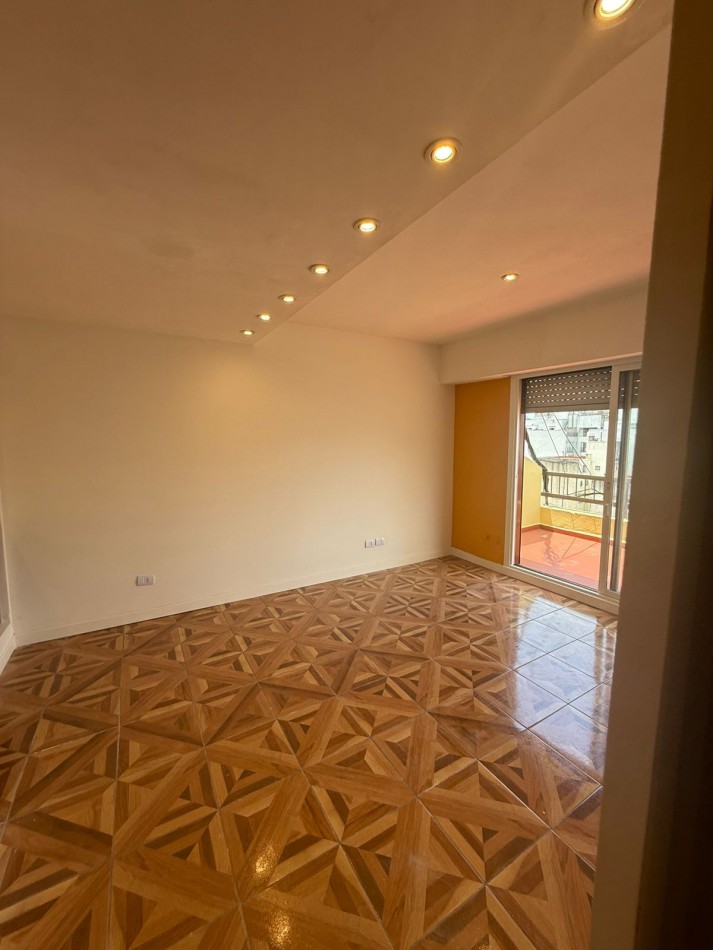 JUNIN 700, VENTA MONOAMBIENTE AL FRENTE CON BALCON TERRAZA
