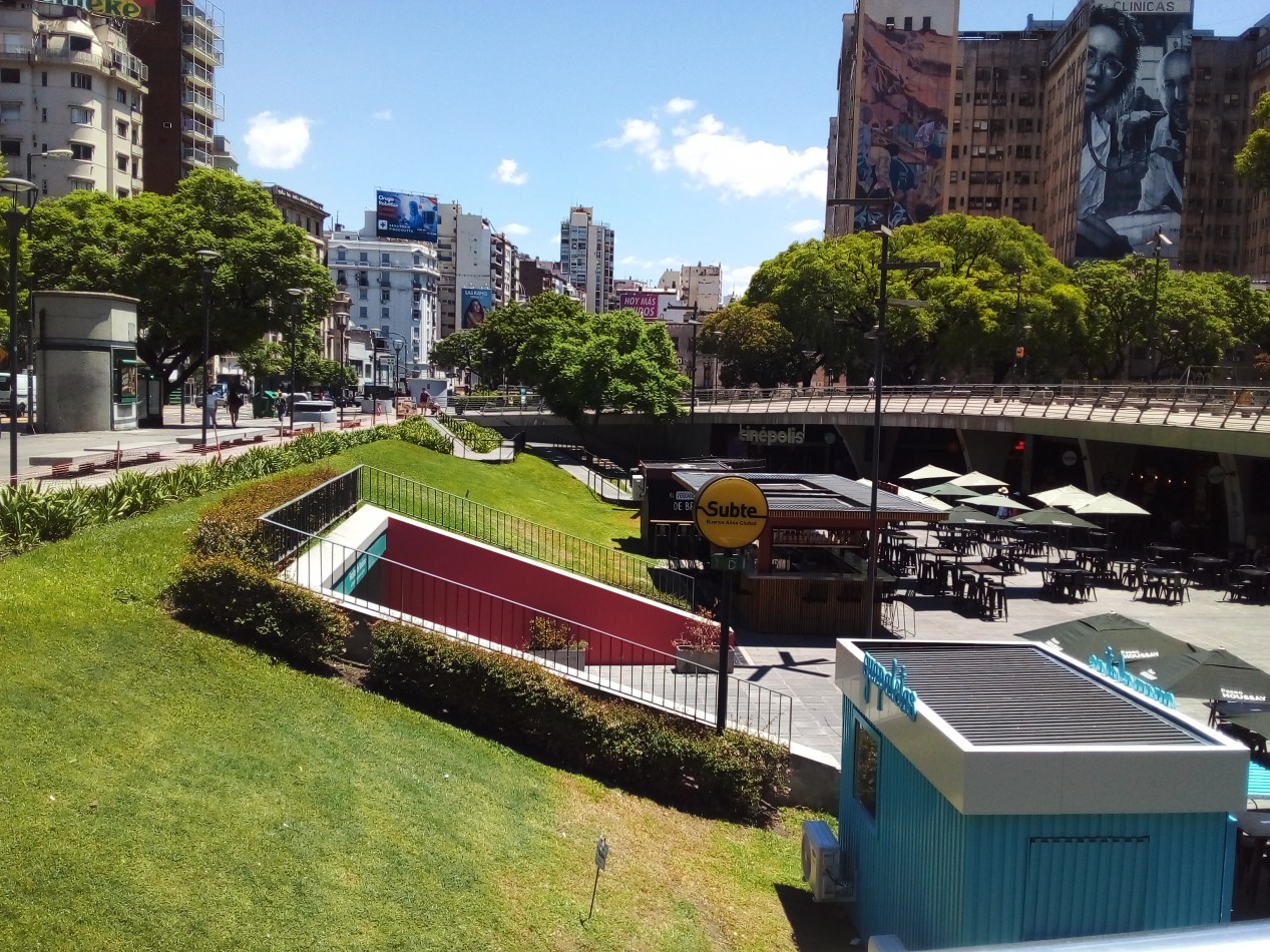 JUNIN 700, VENTA MONOAMBIENTE AL FRENTE CON BALCON TERRAZA
