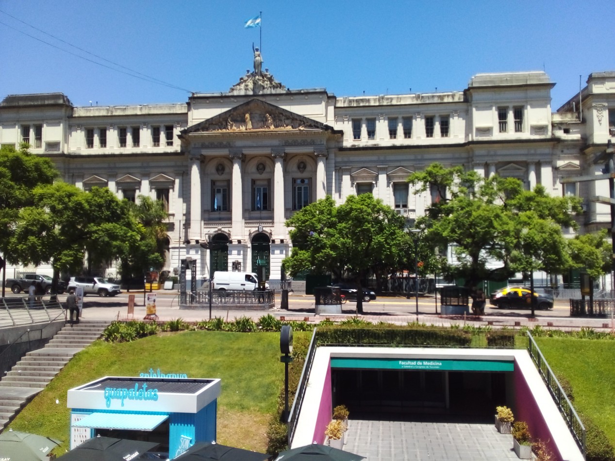 JUNIN 700, VENTA MONOAMBIENTE AL FRENTE CON BALCON TERRAZA