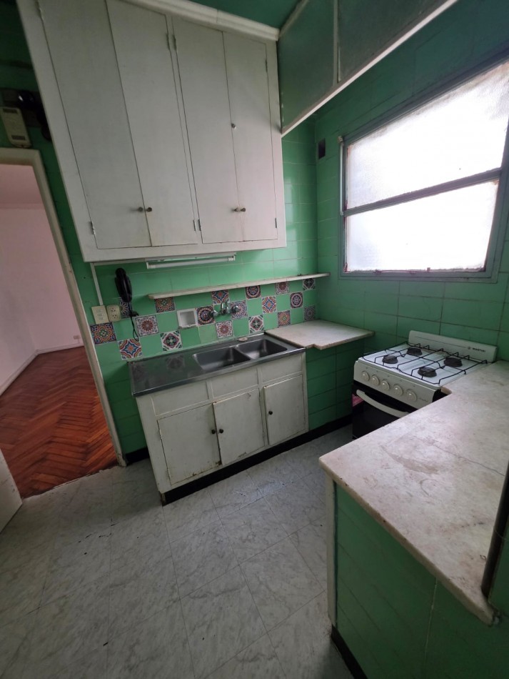 AV. LUIS MARIA CAMPOS 1500, VENTA DEPARTAMENTO DE CUATRO AMBIENTES CON DEPENDENCIA A RECICLAR