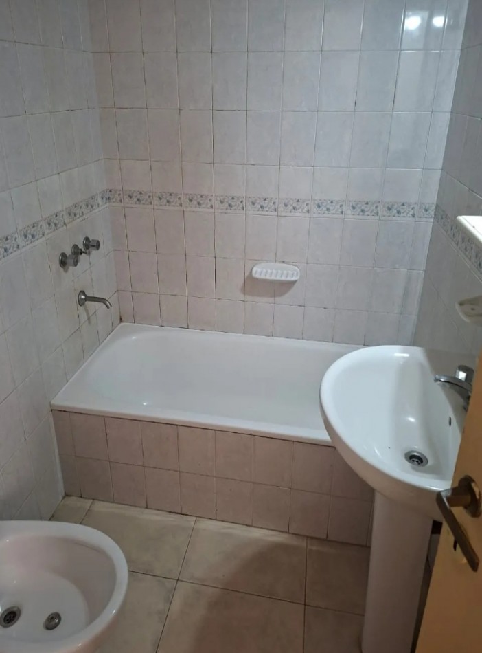 HUMAHUACA 4100, VENTA EPTO de 1 AMB y MEDIO DIVIISBLE Doble Ventanal Formato en "L" Prox. Av Medrano y Av Corrientes