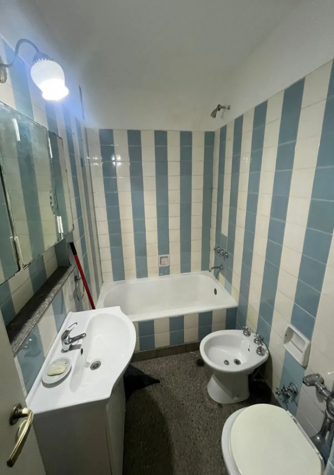 Rodriguez Peña 1100, VENTA 1 amb al frente c/BALCON  Av Santa Fe, Av Pueyrredon Av Cordoba U.B.A