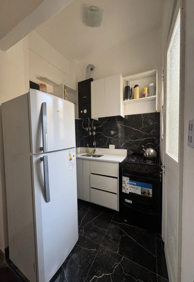 Av PAVON 1800. VENTA, PH 3 AMB AL FRENTE C/BALCON y Balcon Interno IMPEC ESTADO