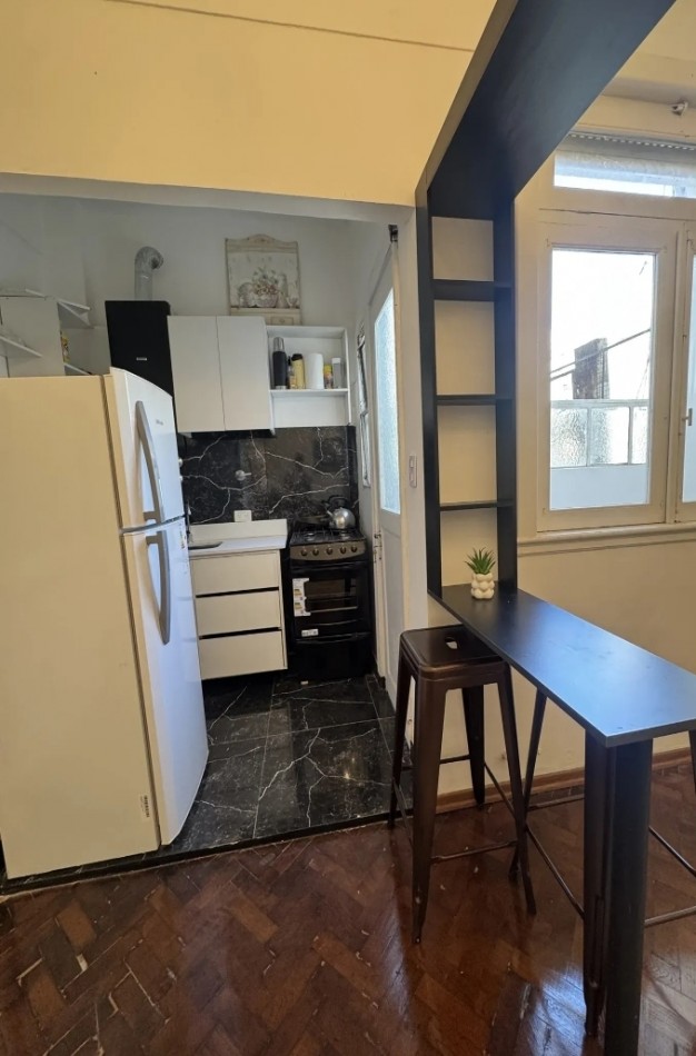 Av PAVON 1800. VENTA, PH 3 AMB AL FRENTE C/BALCON y Balcon Interno IMPEC ESTADO