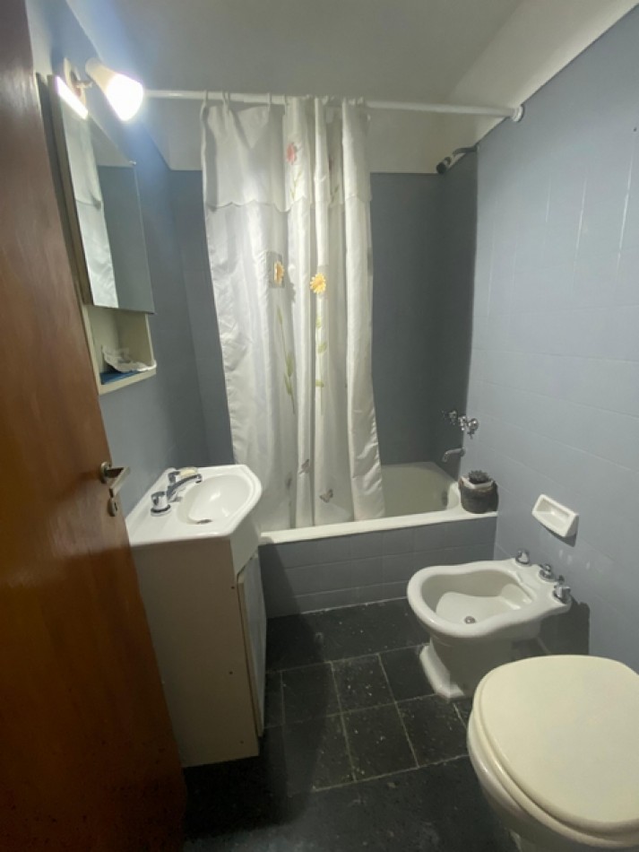 RIVADAVIA 3900, Venta impec depto 2 amb Lat. Super Luminoso Mtrs AV Medrano, Estac SUBTE "A"