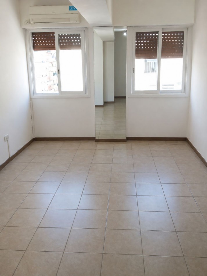 JUNIN 700, VENTA MONOAMBIENTE APTO PROF 2 VENTANAS AL FRENTE
