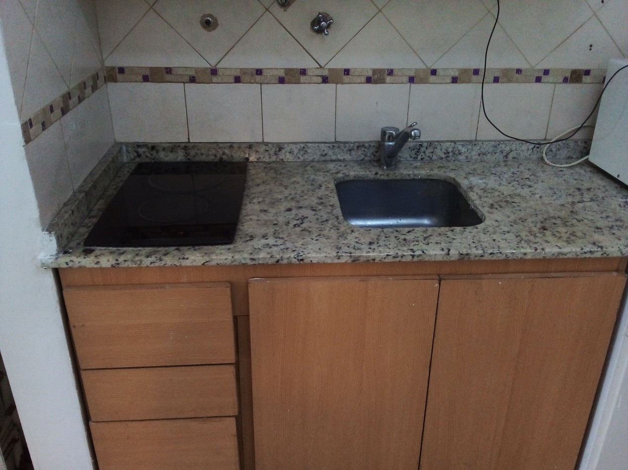 JUNIN 700, VENTA MONOAMBIENTE APTO PROF 2 VENTANAS AL FRENTE