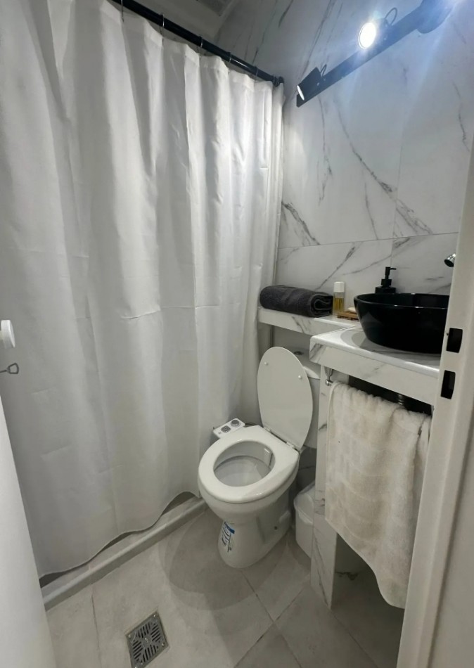 SARMIENTO 2200, VENTA IMPEC DEPTO 1 AMB Y MEDIO DIVIDIDO