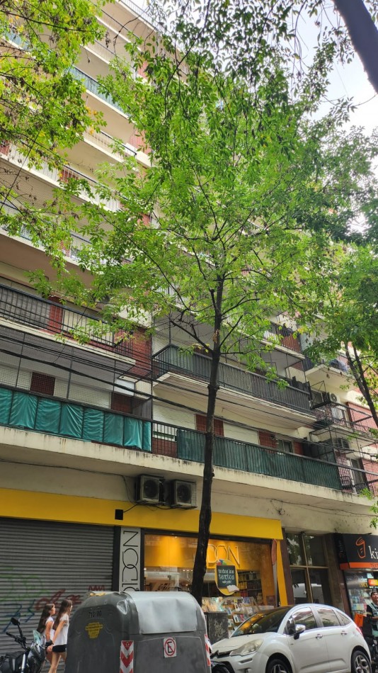 JUNIN 100, VENTA 2 AMB AL FRENTE BALCON CORRIDO