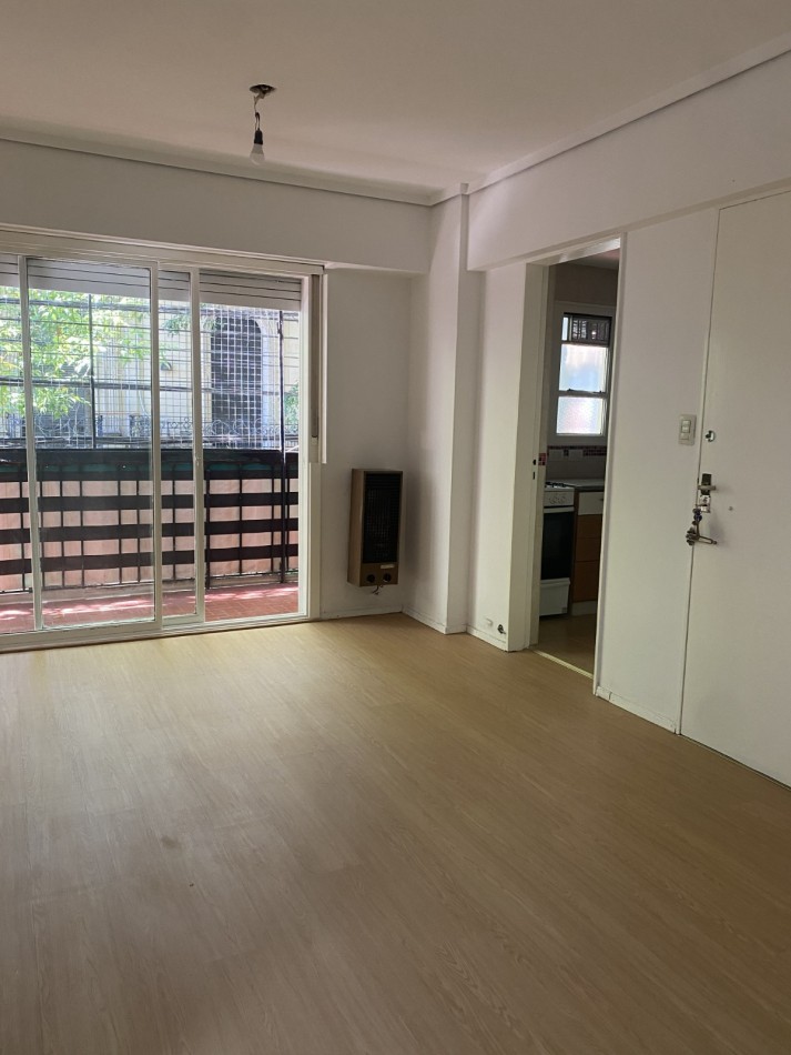 JUNIN 100, VENTA 2 AMB AL FRENTE BALCON CORRIDO