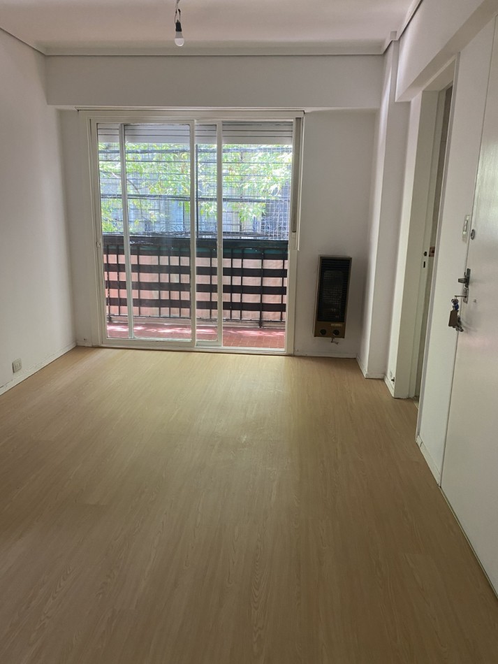 JUNIN 100, VENTA 2 AMB AL FRENTE BALCON CORRIDO