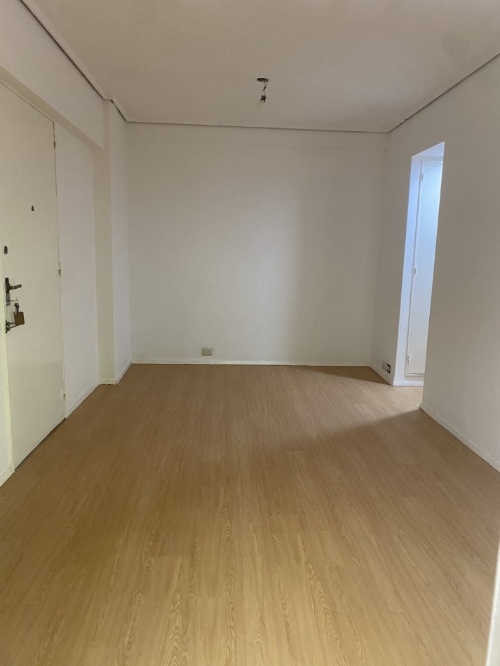 JUNIN 100, VENTA 2 AMB AL FRENTE BALCON CORRIDO