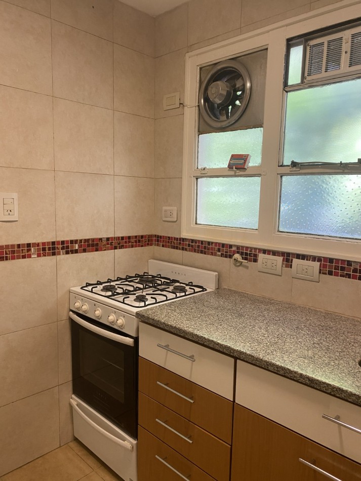 JUNIN 100, VENTA 2 AMB AL FRENTE BALCON CORRIDO