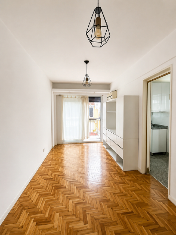 GASCON 1000, Venta 1 AMB FRENTE BALCON !!!